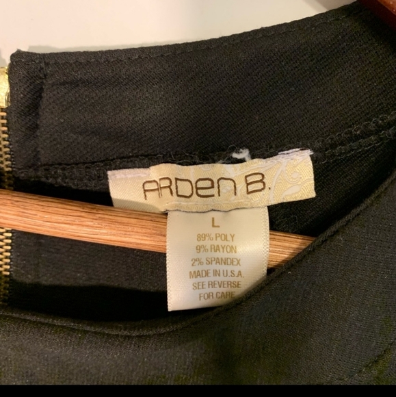 Arden B. Black Crop Top - Picture 3 of 6